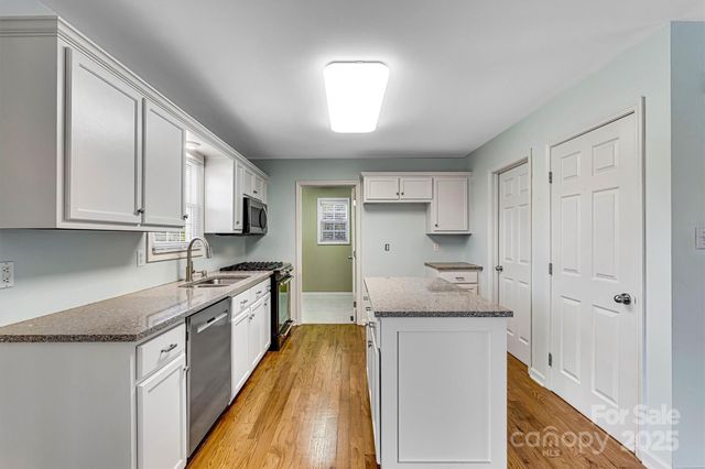 3485 Overbrook Drive, Conover, NC 28613