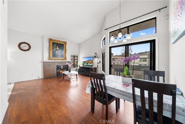 18 town and country Road, Pomona, CA 91766
