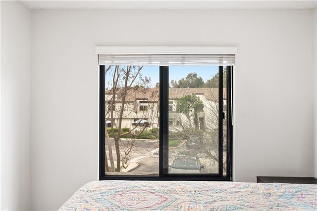 18 town and country Road, Pomona, CA 91766
