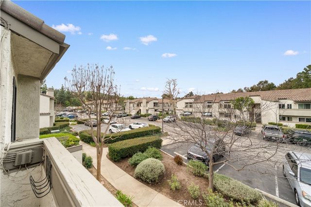 18 town and country Road, Pomona, CA 91766