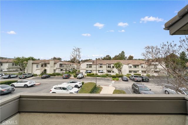 18 town and country Road, Pomona, CA 91766