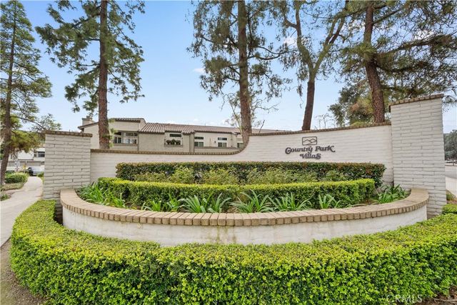 18 town and country Road, Pomona, CA 91766
