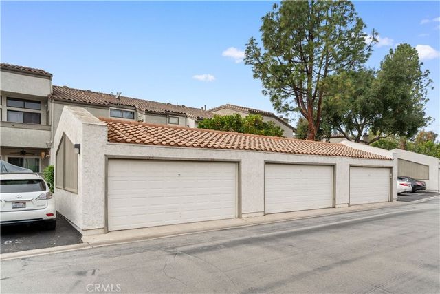 18 town and country Road, Pomona, CA 91766