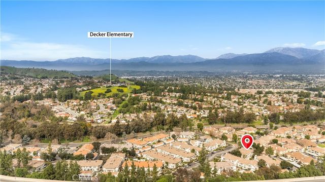 18 town and country Road, Pomona, CA 91766