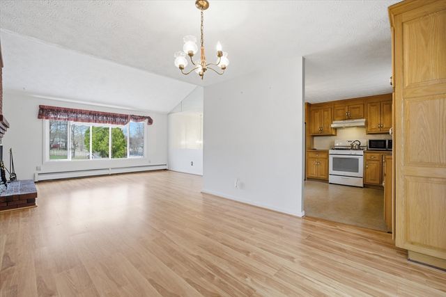 21 Newhill Rd, Methuen, MA 01844