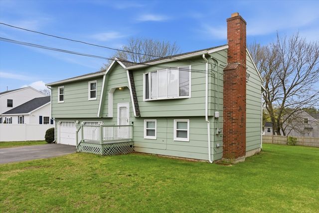 21 Newhill Rd, Methuen, MA 01844