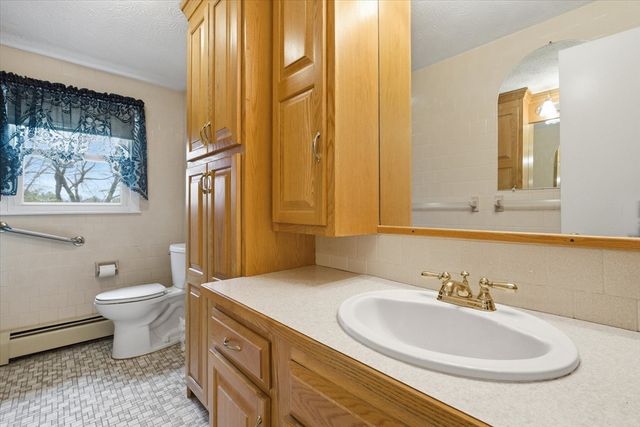 21 Newhill Rd, Methuen, MA 01844