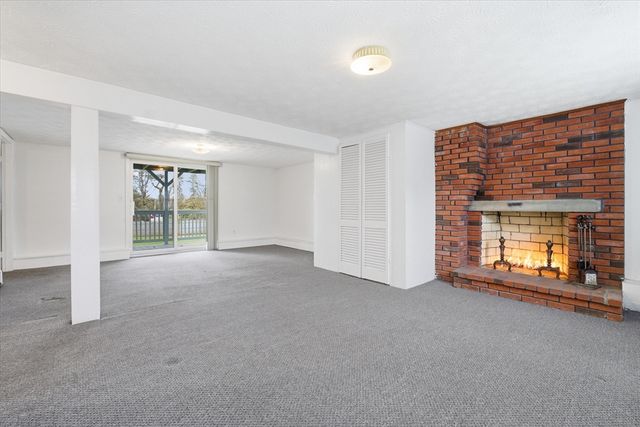 21 Newhill Rd, Methuen, MA 01844