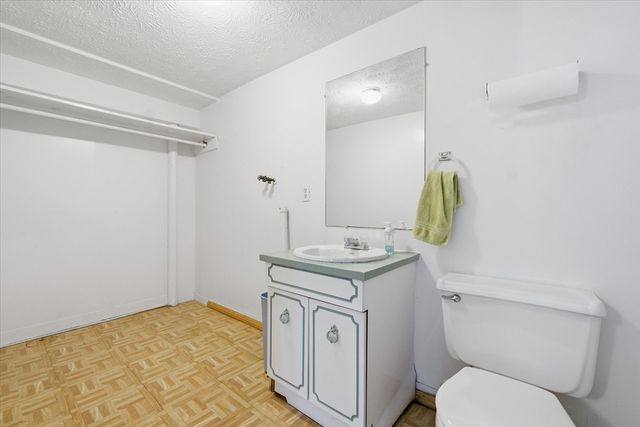 21 Newhill Rd, Methuen, MA 01844