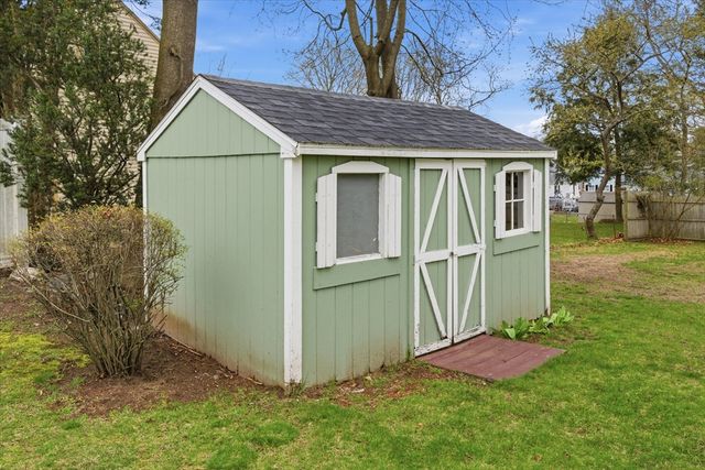 21 Newhill Rd, Methuen, MA 01844