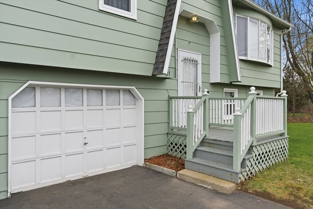 21 Newhill Rd, Methuen, MA 01844