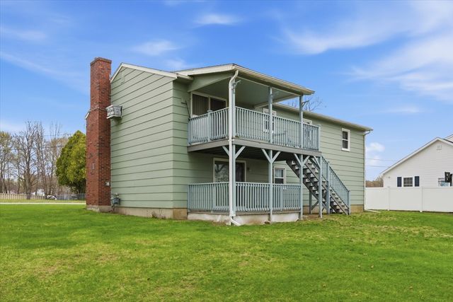 21 Newhill Rd, Methuen, MA 01844