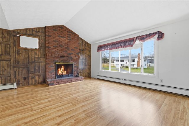 21 Newhill Rd, Methuen, MA 01844