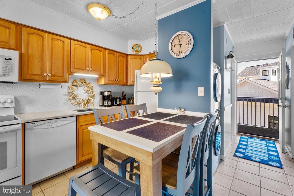 Image 10 of property listing at 745 MOORING RD #202, Ocean City, MD 21842