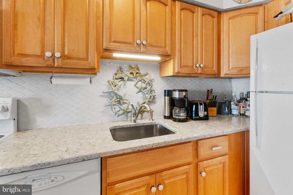 Image 11 of property listing at 745 MOORING RD #202, Ocean City, MD 21842