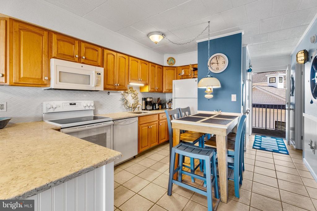 Image 15 of property listing at 745 MOORING RD #202, Ocean City, MD 21842