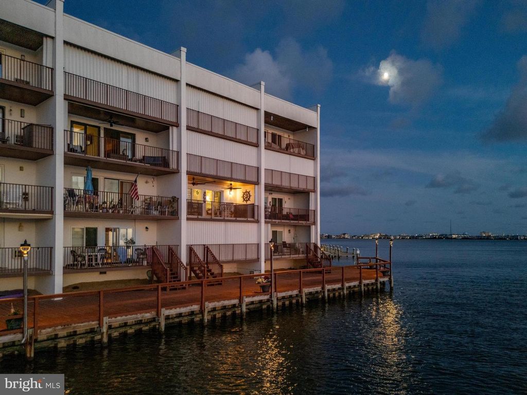 Image 3 of property listing at 745 MOORING RD #202, Ocean City, MD 21842