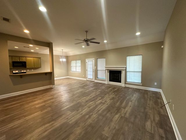 5 E Lariat, Hattiesburg, MS 39402