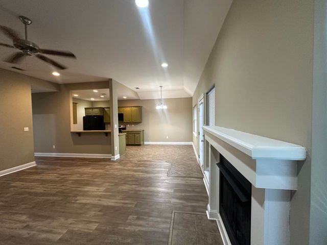 5 E Lariat, Hattiesburg, MS 39402