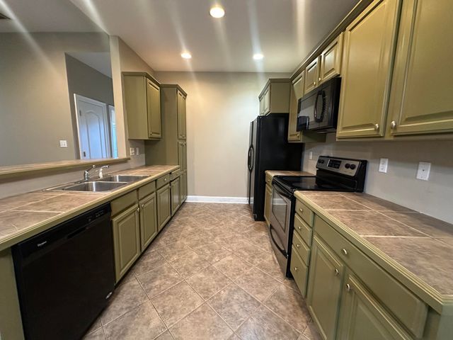 5 E Lariat, Hattiesburg, MS 39402