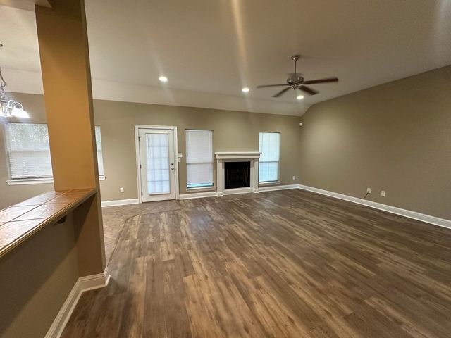 5 E Lariat, Hattiesburg, MS 39402