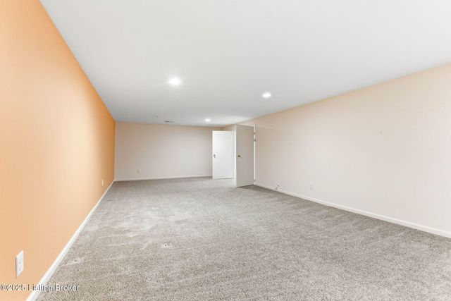 4302 Kinloch Rd, Louisville, KY 40207