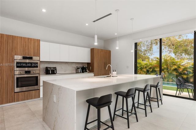 2225 SW 18th Ave, Miami, FL 33145