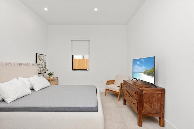 2225 SW 18th Ave, Miami, FL 33145