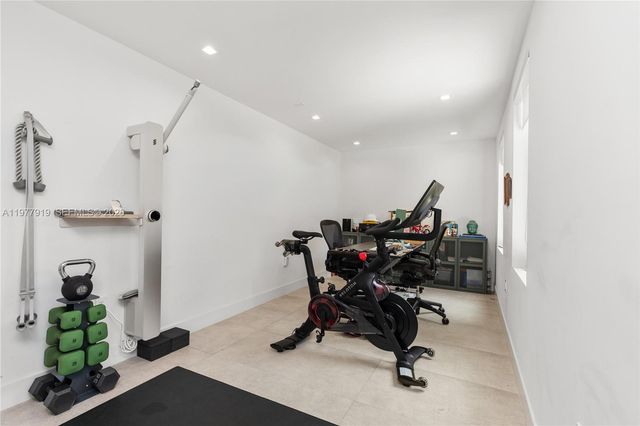 2225 SW 18th Ave, Miami, FL 33145