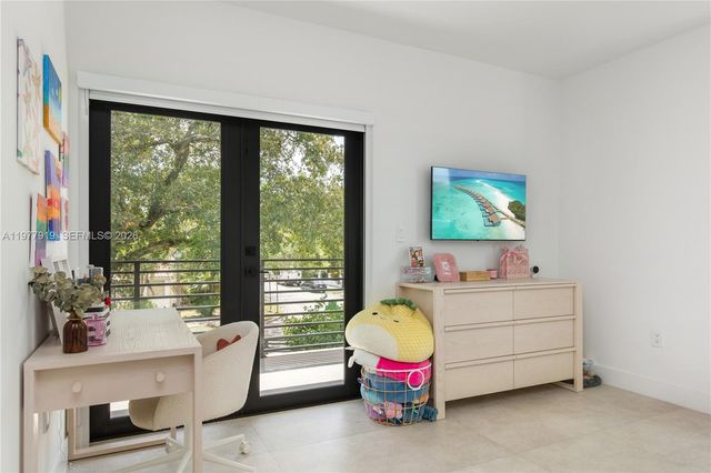 2225 SW 18th Ave, Miami, FL 33145