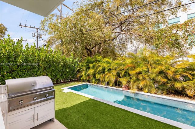 2225 SW 18th Ave, Miami, FL 33145