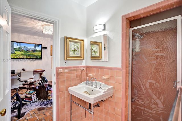 940 Hollywood Boulevard, Hollywood, FL 33019
