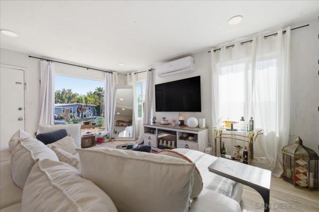 5934 Dwight, San Diego, CA 92105