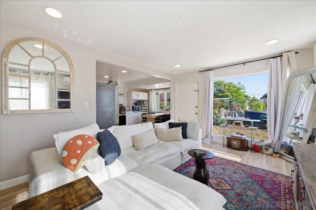5934 Dwight, San Diego, CA 92105