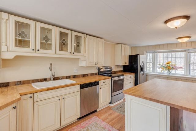 60 Winona Road, Meredith, NH 03253