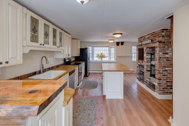 60 Winona Road, Meredith, NH 03253