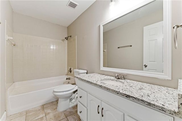 203 Chesapeake Lane, Woodstock, GA 30189