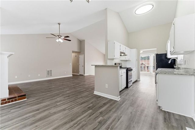 203 Chesapeake Lane, Woodstock, GA 30189