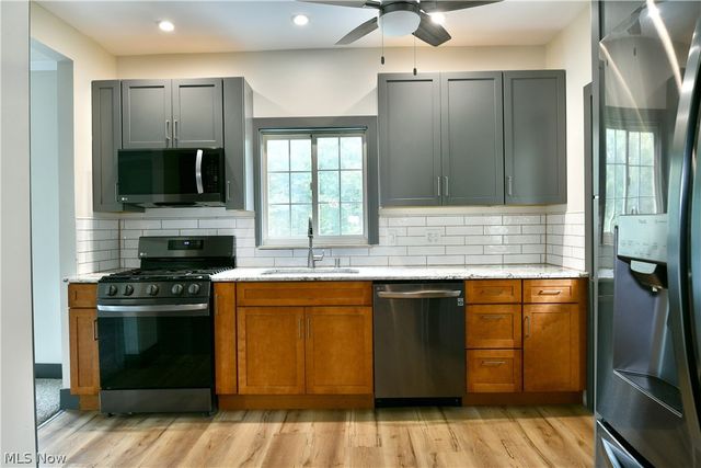 892 Yankee Run Road, Masury, OH 44438