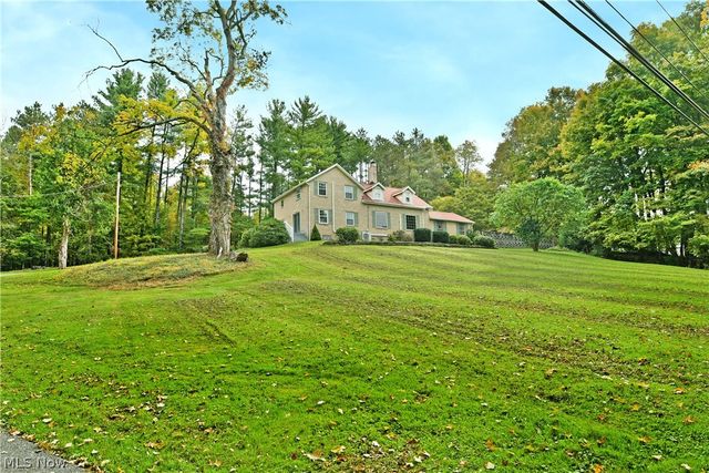 892 Yankee Run Road, Masury, OH 44438