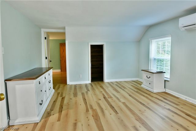 892 Yankee Run Road, Masury, OH 44438
