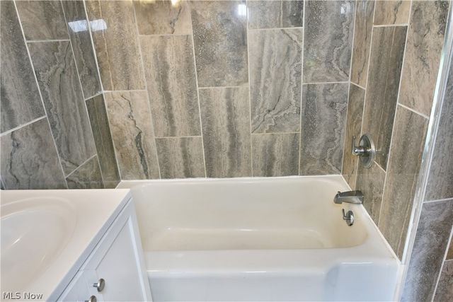 892 Yankee Run Road, Masury, OH 44438