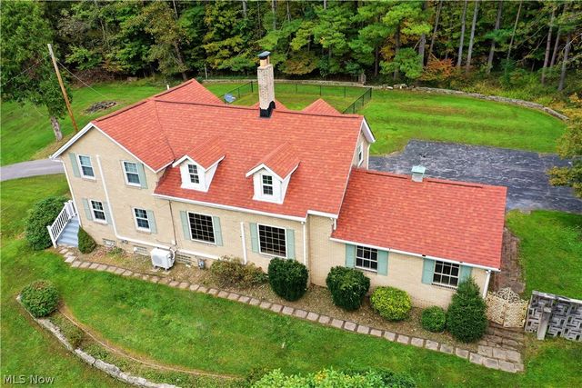 892 Yankee Run Road, Masury, OH 44438