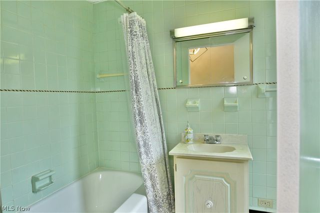 892 Yankee Run Road, Masury, OH 44438