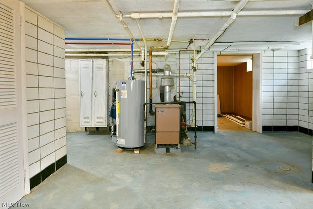 892 Yankee Run Road, Masury, OH 44438