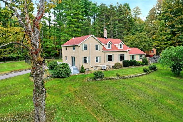 892 Yankee Run Road, Masury, OH 44438