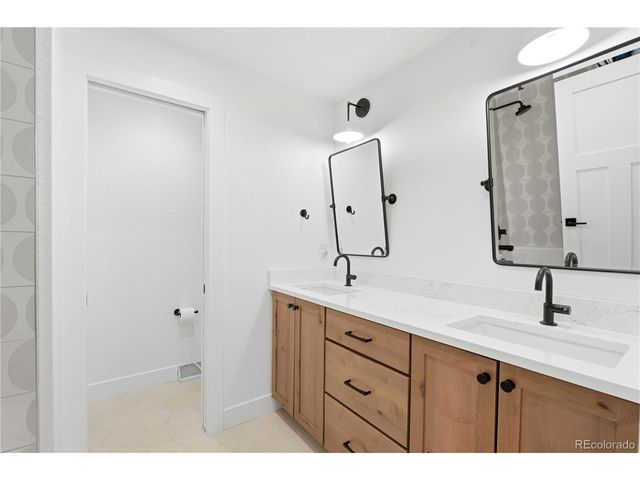 7050 S Newland Ct, Littleton, CO 80128