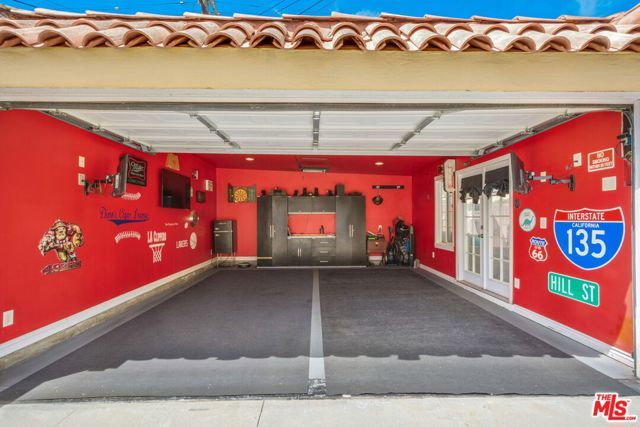 3827 Olmsted Avenue, Los Angeles, CA 90008