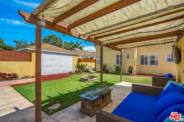 3827 Olmsted Avenue, Los Angeles, CA 90008