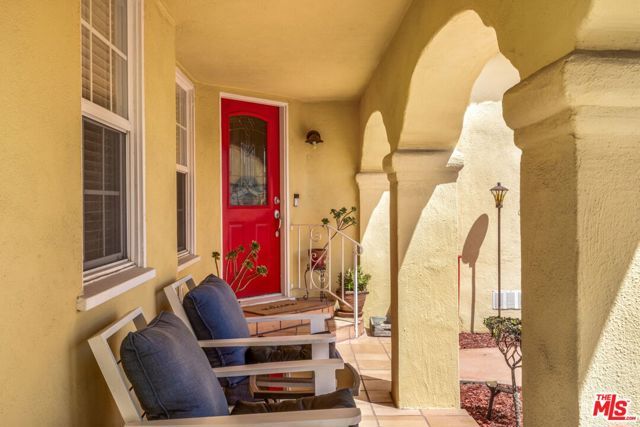 3827 Olmsted Avenue, Los Angeles, CA 90008